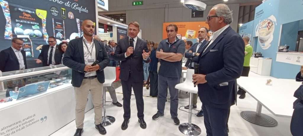 fonte Enneci Communication