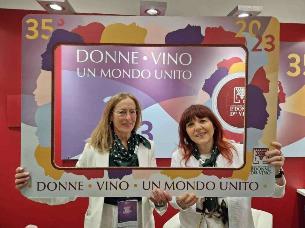 Antonietta Mazzeo Consigliera Nazionale Donne del Vino e Milena Ferrari coordinatrice progetto D-Vino Modena - ITS Spallanzani - fonte Marte Comunicazione
